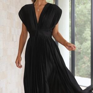 Alyson Collection Pleated Maxi Dress